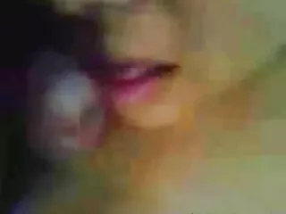 समलैंगिकों एक हिंदी बीएफ फुल मूवी एचडी दूसरे के शरीर को प्यार करते हैं और चाटते हैं